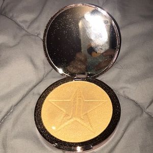 Jeffree Star skinfrost in Summer Snowcone